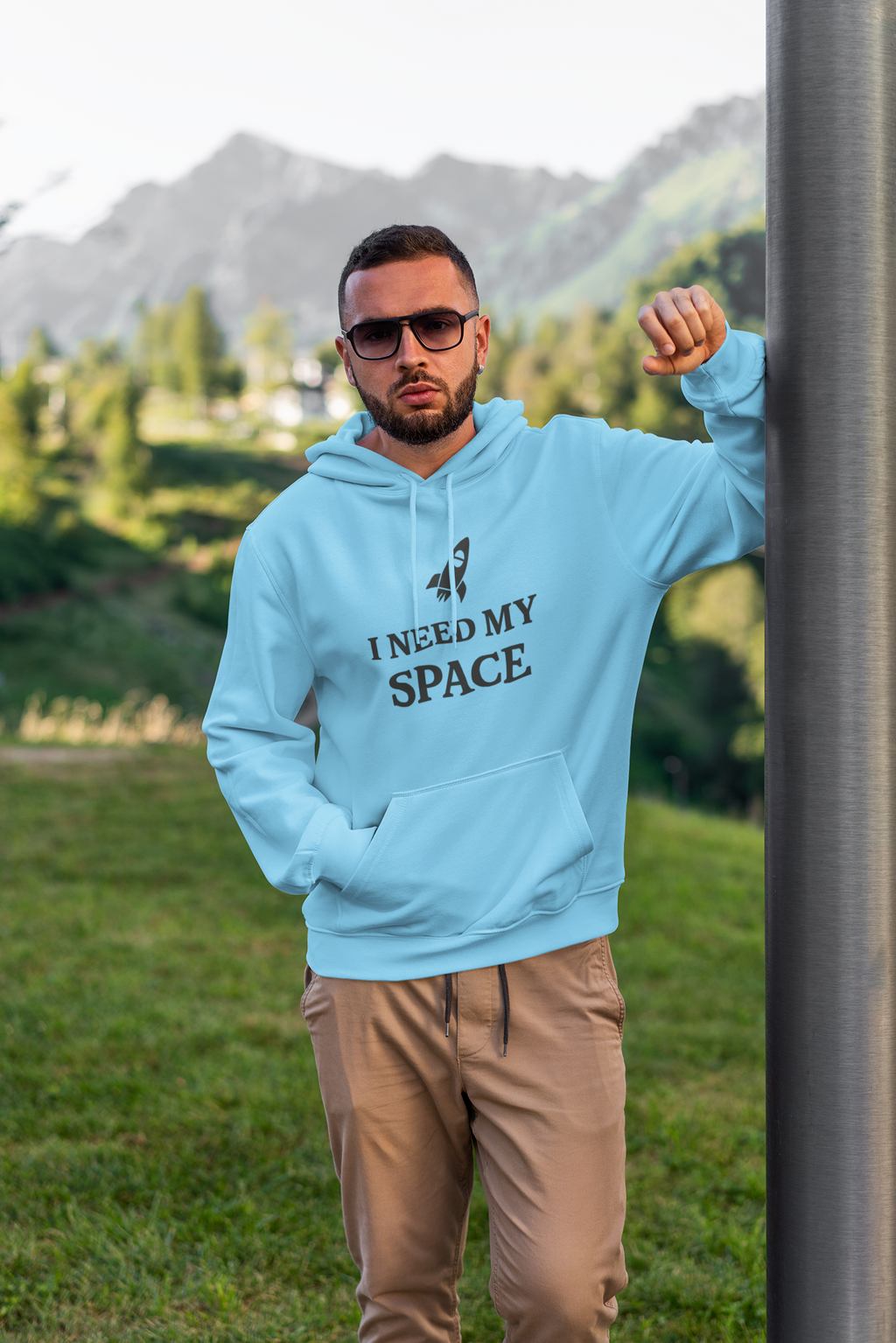 Mr.Hoodie Need Space